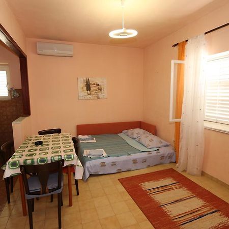 Apartments Antoneta Makarska Buitenkant foto