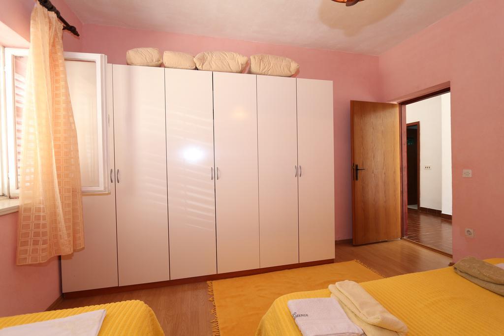 Apartments Antoneta Makarska Buitenkant foto