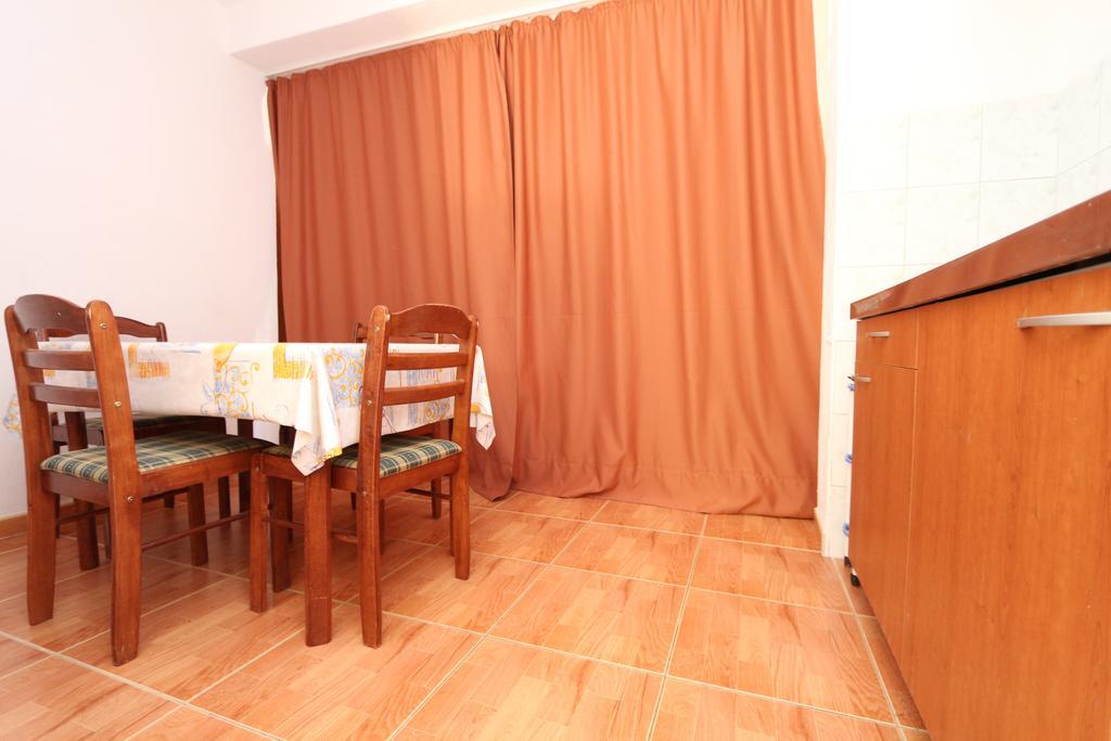 Apartments Antoneta Makarska Buitenkant foto
