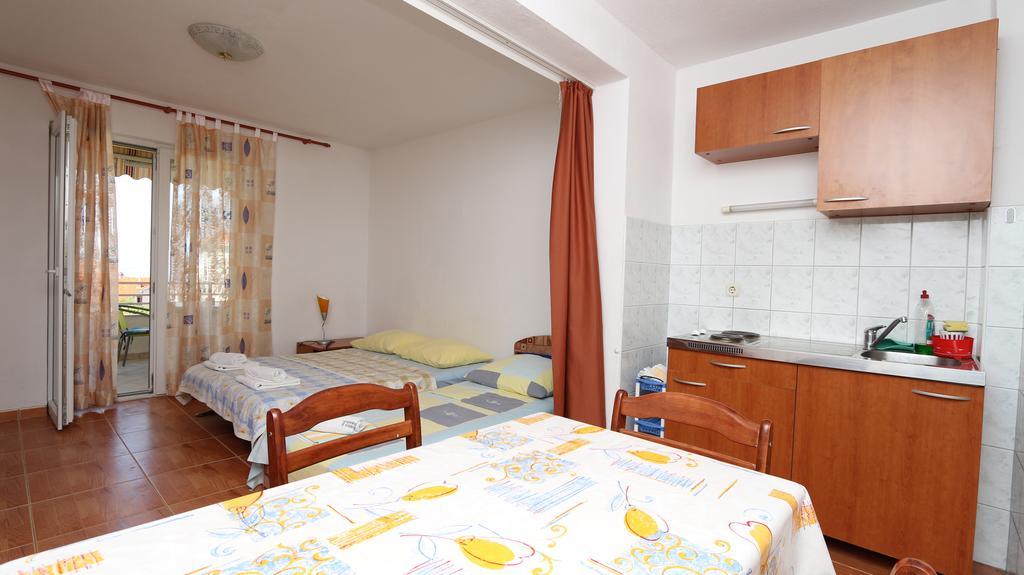 Apartments Antoneta Makarska Buitenkant foto