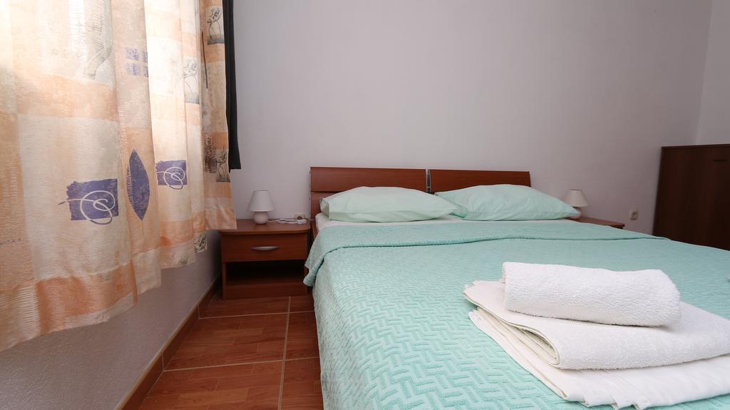 Apartments Antoneta Makarska Buitenkant foto