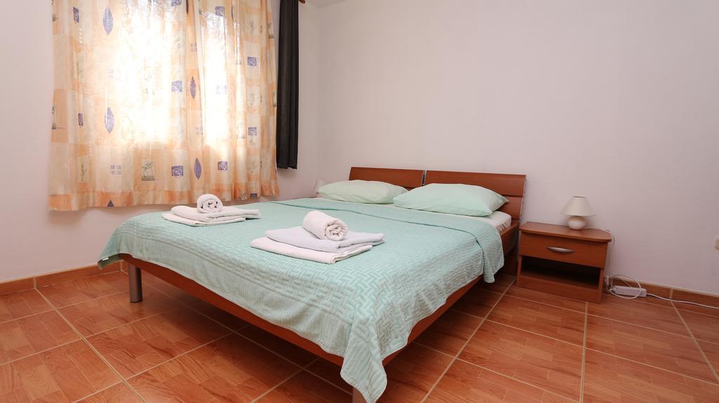 Apartments Antoneta Makarska Buitenkant foto