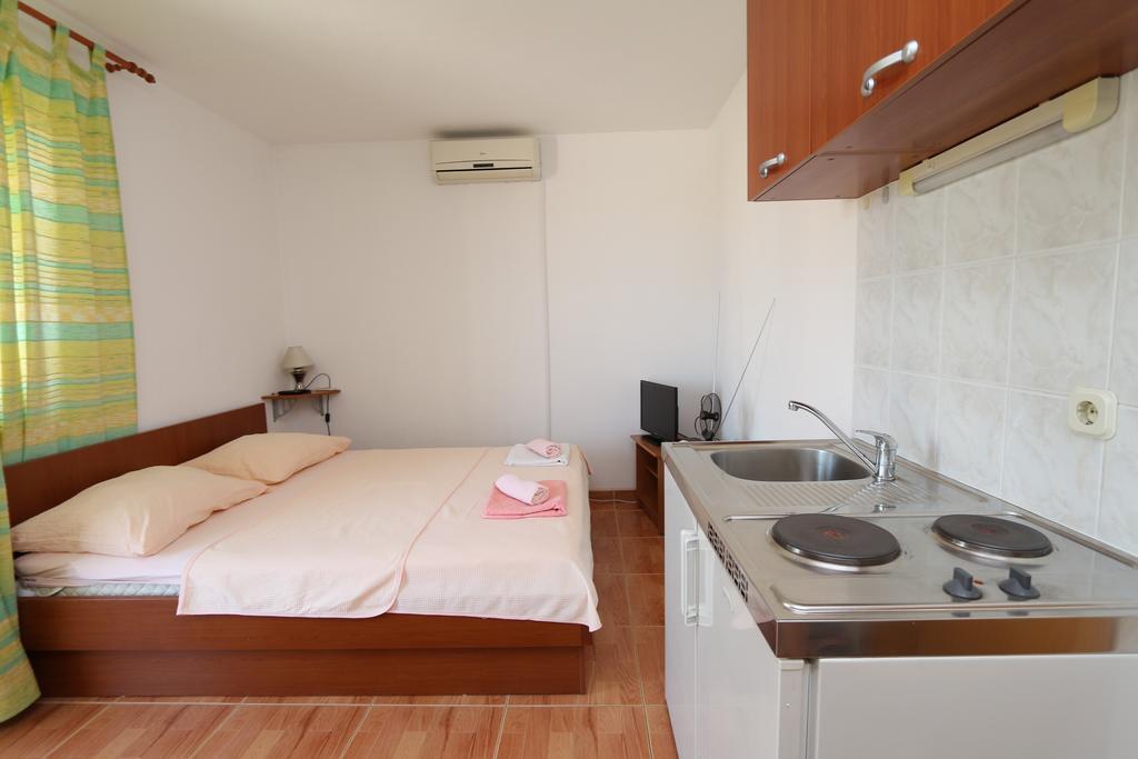 Apartments Antoneta Makarska Buitenkant foto