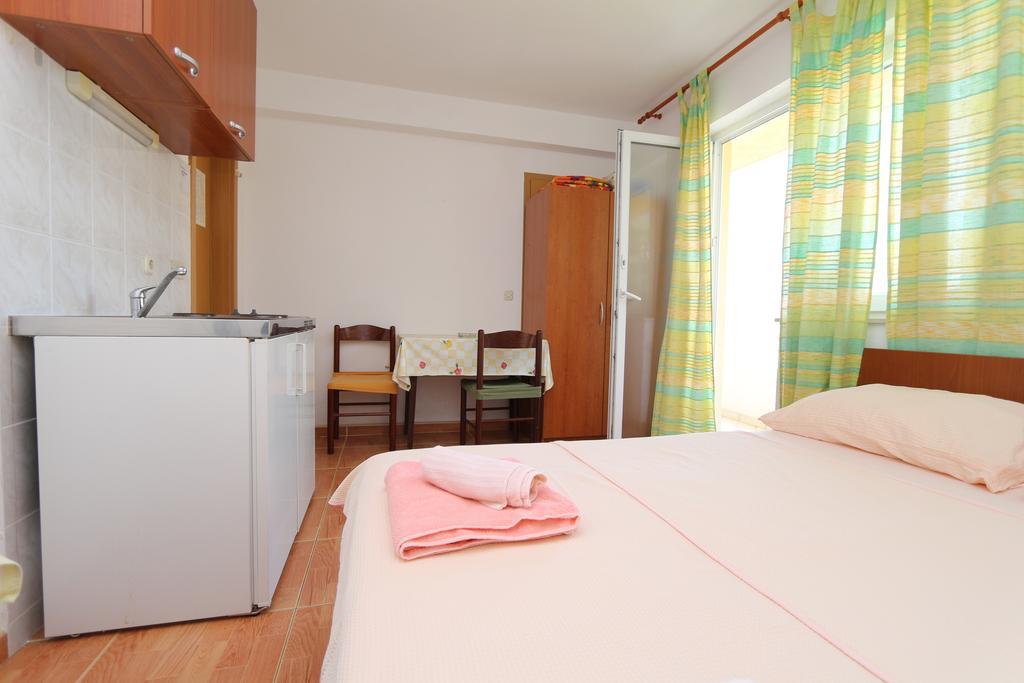 Apartments Antoneta Makarska Buitenkant foto
