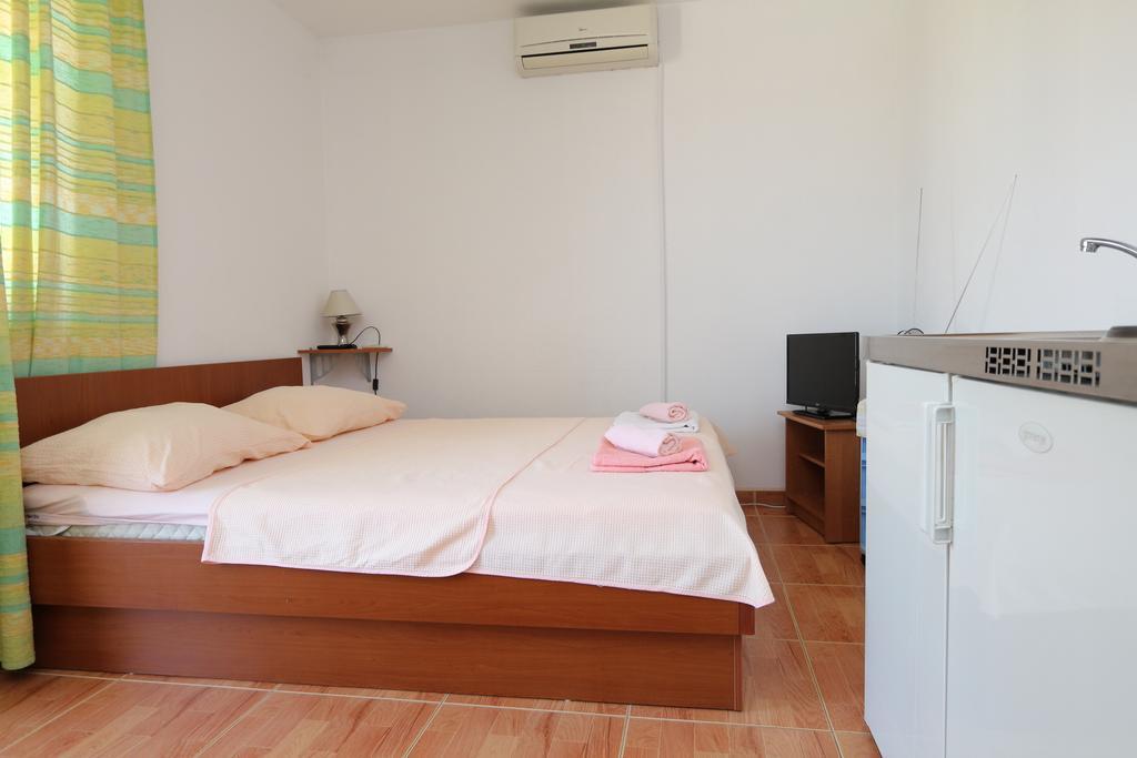 Apartments Antoneta Makarska Buitenkant foto