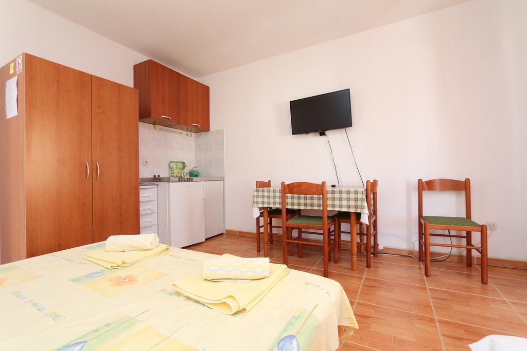 Apartments Antoneta Makarska Buitenkant foto