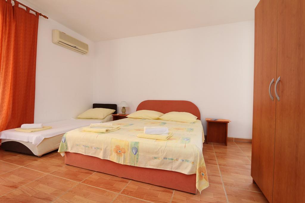 Apartments Antoneta Makarska Buitenkant foto